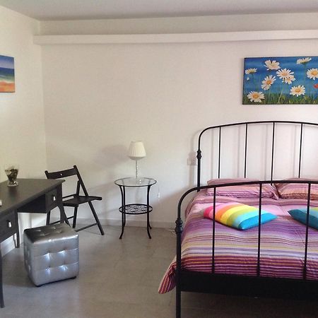 Bed & Breakfast La Volpe E L'Uva Санта Маринела Екстериор снимка