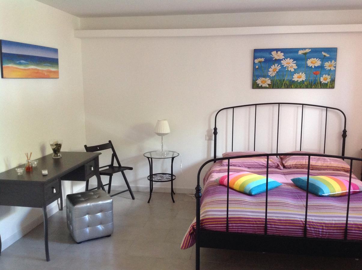 Bed & Breakfast La Volpe E L'Uva Санта Маринела Екстериор снимка
